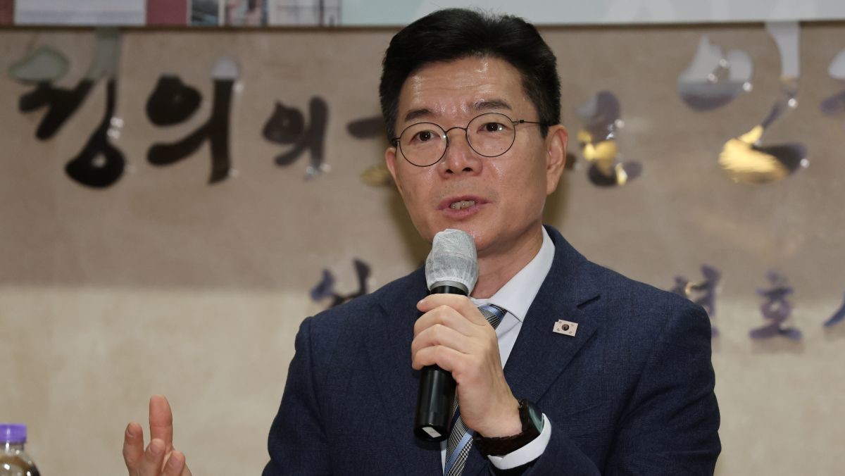 정원오 성동구청장이 지난 11일 서울 서초구 서울지방변호사회관에서 한국사내변호사회 경영도서읽기동호회 주관 간담회에서 발언을 하고 있다. / 연합뉴스