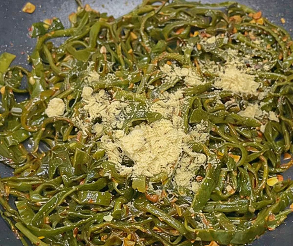 '미역줄기에 들깨가루를?!' 기사 내용 토대로 AI툴 활용해 제작한 자료사진.