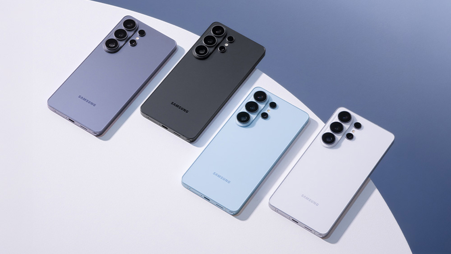 삼성전자 갤럭시 S26 시리즈는 4종의 색상으로 출시된다. 사진은 갤럭시 S26 울트라 제품. 왼쪽부터 /코발트 바이올렛, 블랙, 스카이 블루, 화이트. / 삼성전자