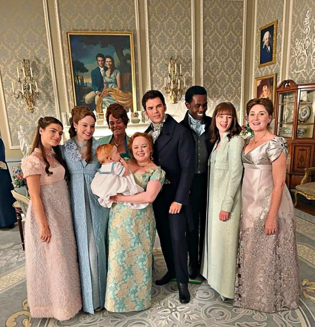 '브리저튼' 시리즈에 출연 중인 배우들. / 브리저튼 공식 넷플릭스