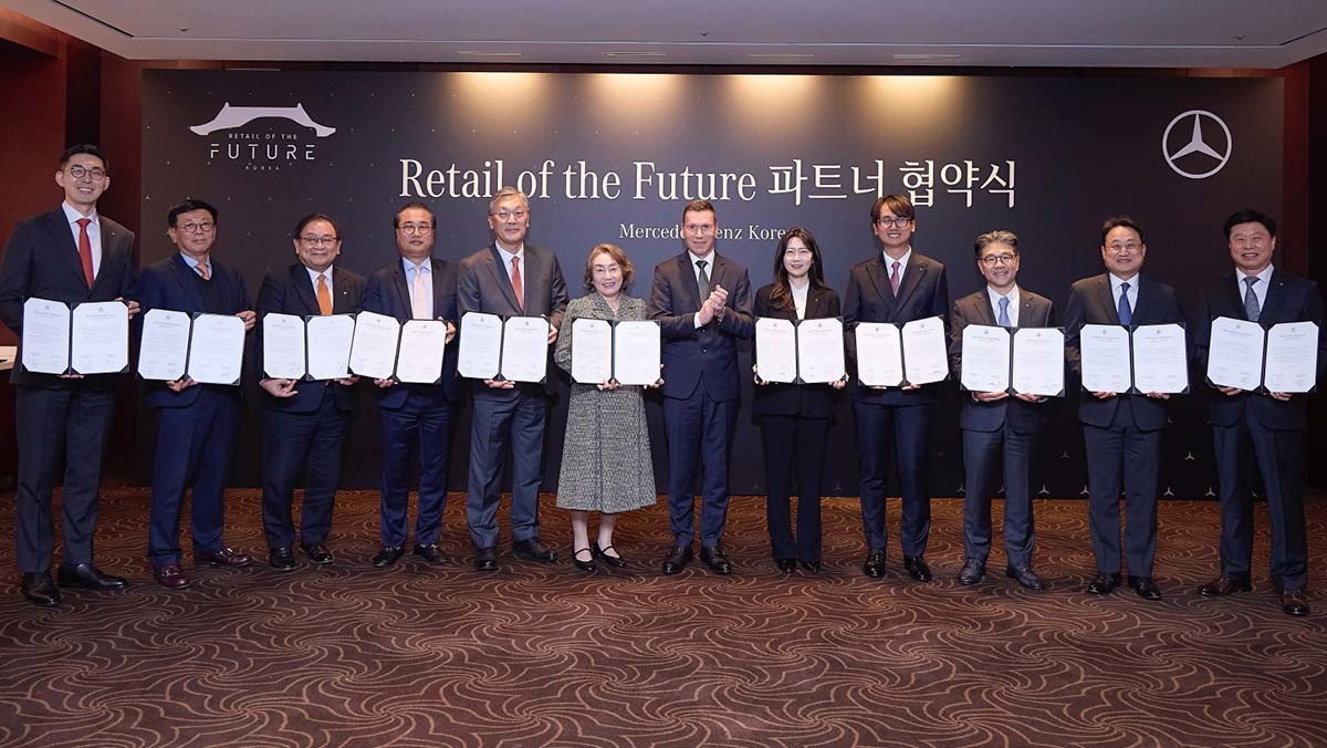 메르세데스-벤츠 코리아가 전국 11개 공식 딜러사와 리테일 오브 더 퓨처 도입 협약식을 진행했다. / 메르세데스-벤츠 코리아