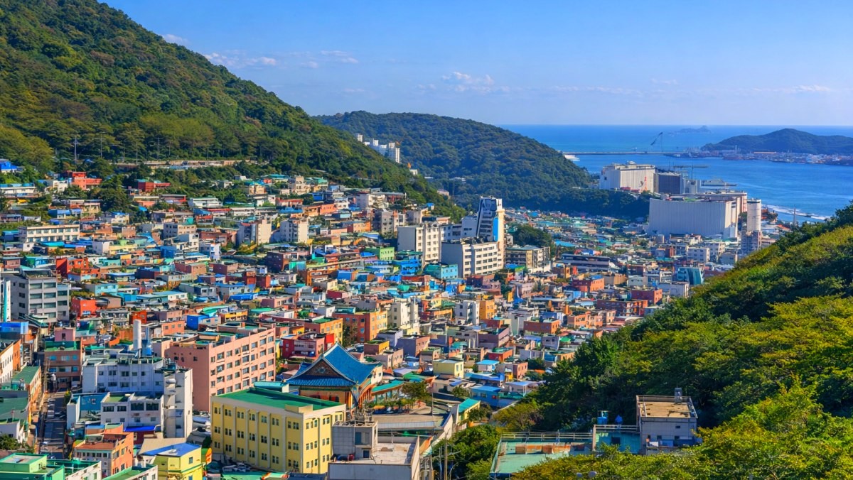 부산 감천문화마을. 기사 내용 토대로 AI툴 활용해 제작한 자료사진.