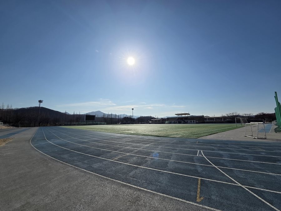 박주영축구장 내 육상트랙 전경. / 대구 동구 제공