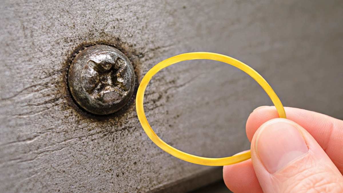 '나사 헛돈다면, 고무줄을 꺼내 보세요' 기사 내용 토대로 AI툴 활용해 제작한 자료사진.