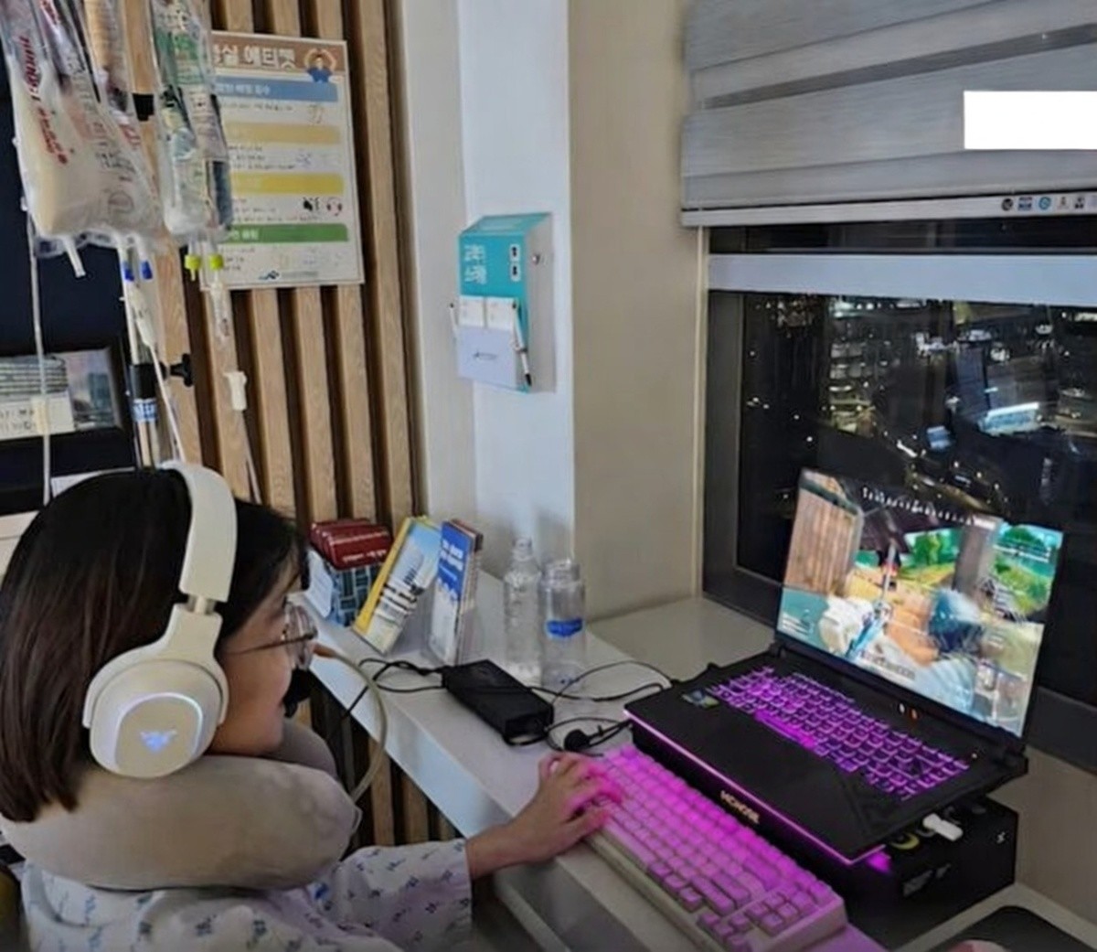 '배틀그라운드'에 열중하는 아내. / 네이버카페 '배틀그라운드'