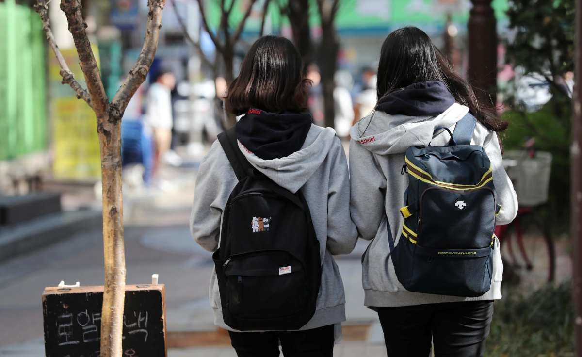 '우리 학교는 후드티가 교복' / 연합뉴스