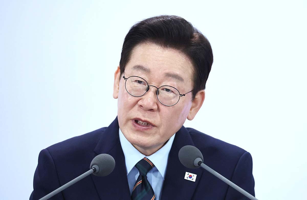 이재명 대통령이 27일 전북 전주시 전북대학교에서 열린 ’전북의 마음을 듣다’ 타운홀미팅 간담회에서 발언을 하고 있다. / 뉴스1