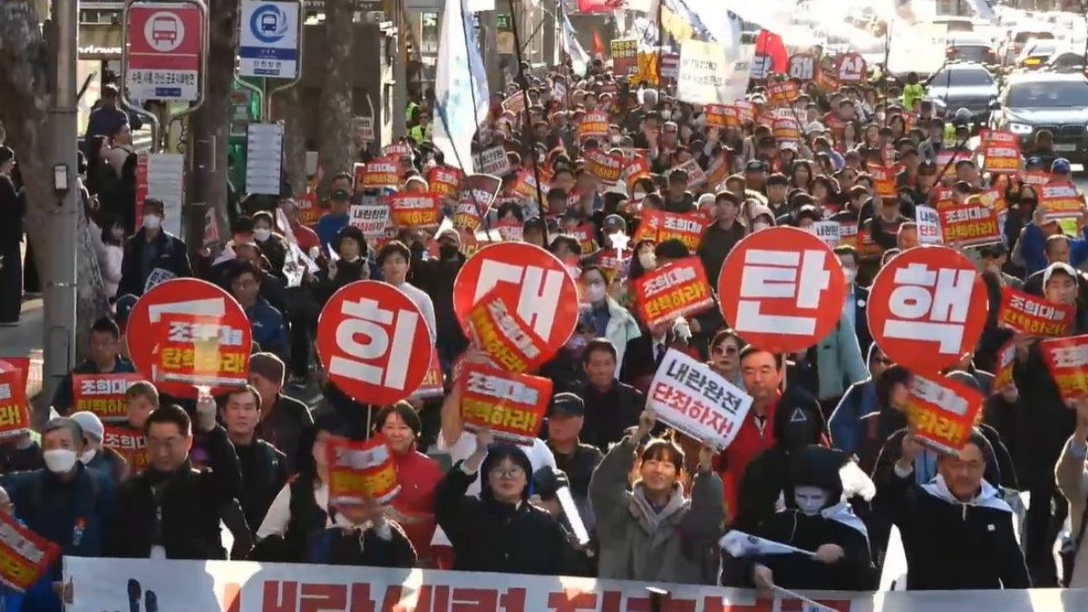 28일 조희대 대법원장 탄핵 집회 모습. / 유튜브 '촛불행동tv'