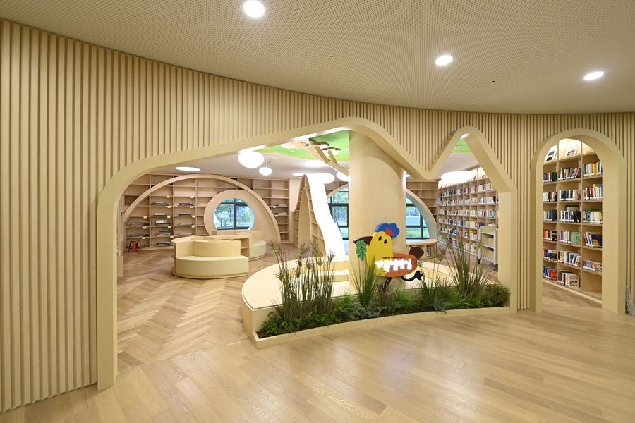 대구 달성어린이숲도서관 1층 가족열람실. / 대구 달성군 제공