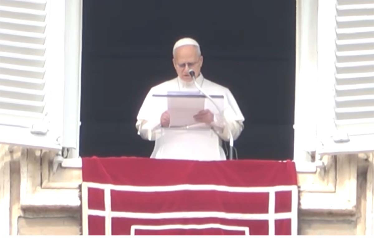 레오 14세 교황이 1일(현지시각) 미국과 이스라엘의 대이란 군사 공습에 대해 “깊은 우려”를 표명하며 즉각적인 사태 중단을 촉구했다. / 'Forbes Breaking News' 유튜브