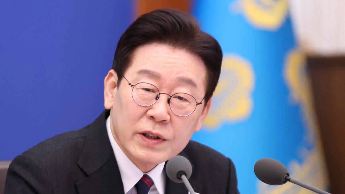 이재명 대통령이 지난달 24일 청와대에서 열린 국무회의에서 발언을 하고 있다. / 뉴스1