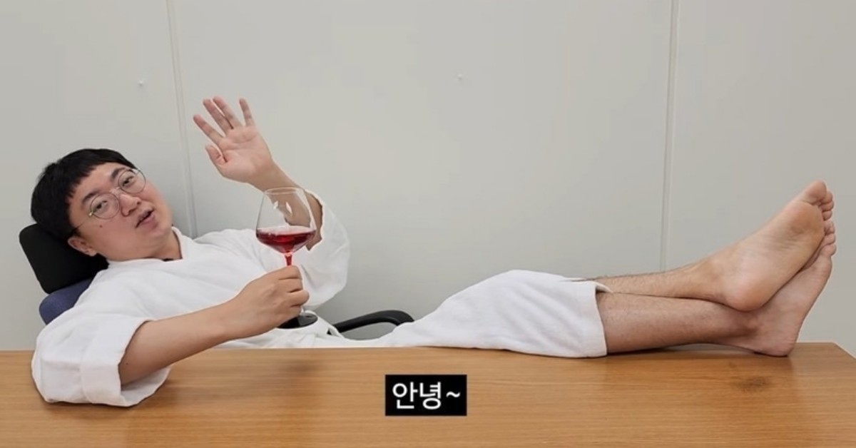 '충주맨' 김선태 전 충주시 뉴미디어팀장이 결국 개인 유튜버의 길을 택했다. / 유튜브 '충주맨'