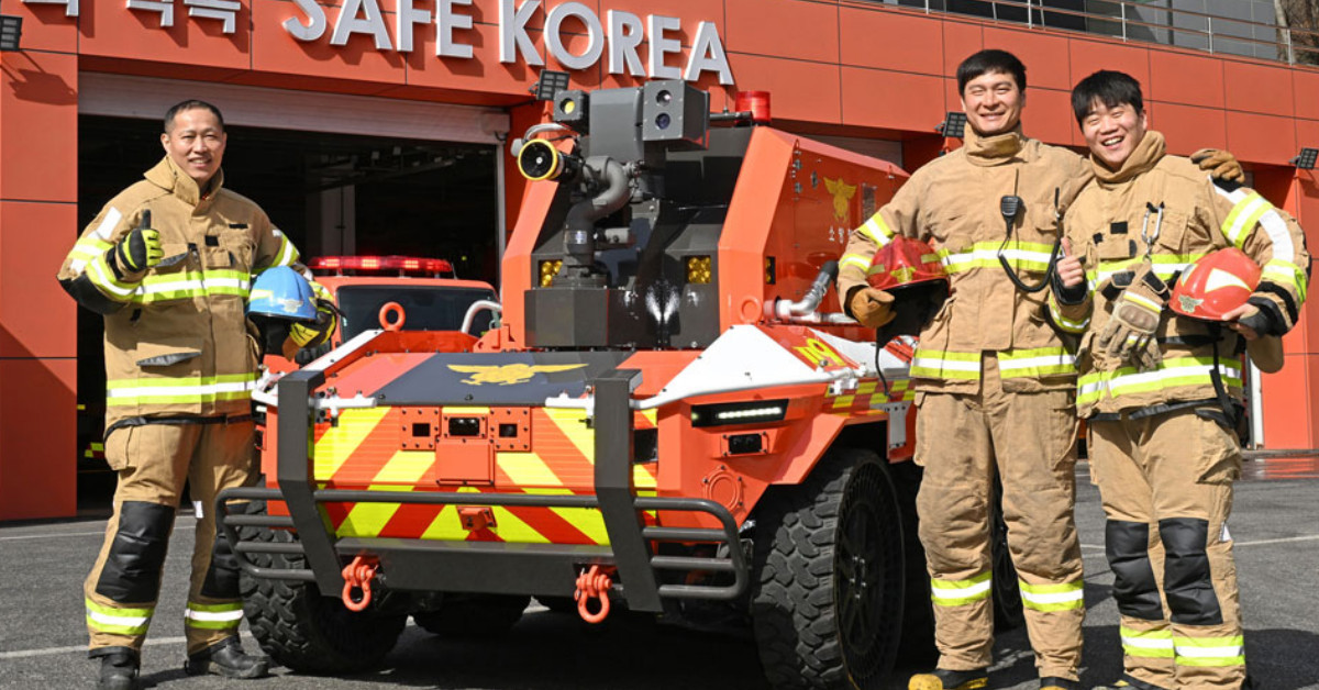 소방관과 무인 소방 로봇 / 현대차그룹