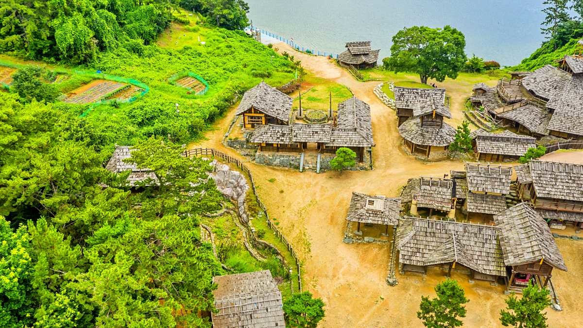 창원 해양드라마세트장 / aminkorea-Shutterstock.com