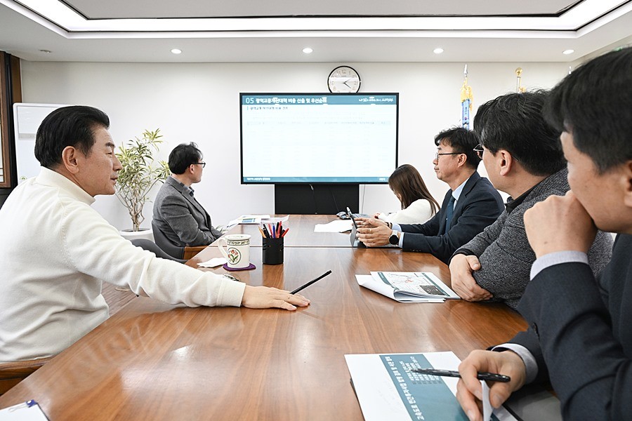 3월 4일 시장실에서 열린 ‘제27차 교통정책 전략회의’ 모습