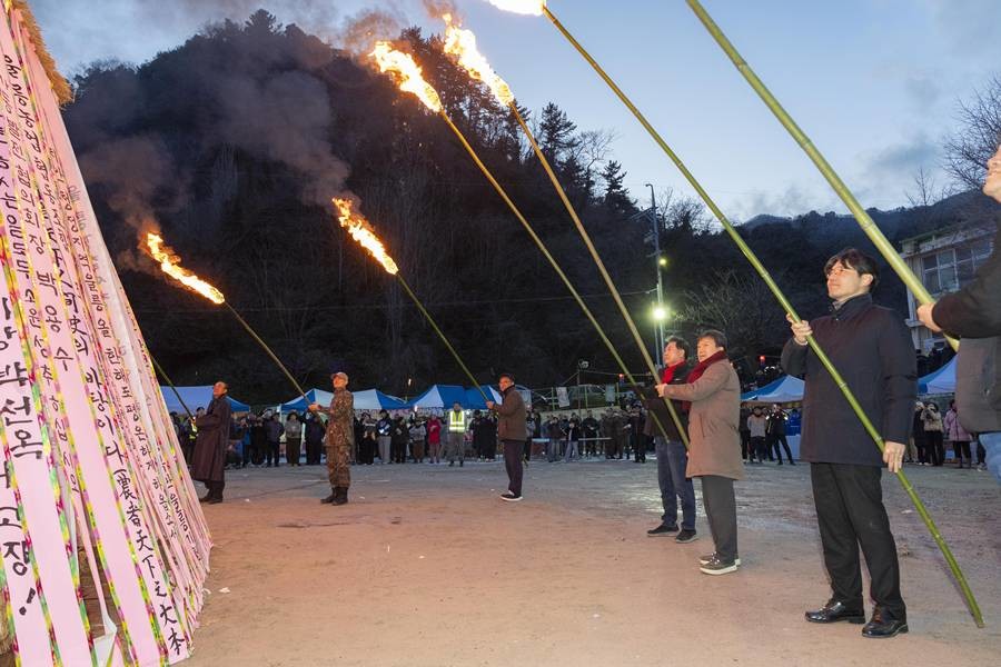 울릉군 정월대보름 장흥달맞이 놀이마당/이하 울릉군