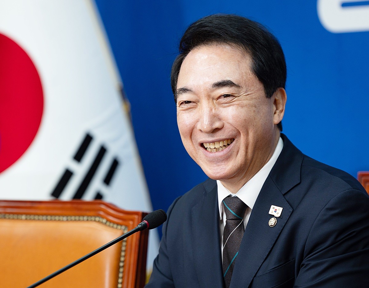 박수현 더불어민주당 의원 자료 사진. 박 의원은 6일 충남도청에서 기자회견을 열고 충남·대전 통합특별시장 출마를 선언했다. 박 의원은 이날 '대전과 충남이 하나로 결합할 때 수도권과 어깨를 나란히 하는 진정한 지방시대가 열린다'라며 '이재명 정부의 국정기획위원회 균형성장특별위원장으로 직접 설계한 '5극 3특' 전략의 뿌리를 대전·충남에 내리겠다'라고 밝혔다.     / 뉴스1