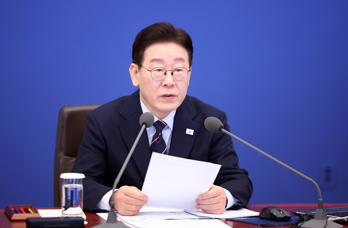 이재명 대통령이 6일 청와대에서 열린 수석보좌관회의에서 발언하고 있는 모습 / 뉴스1