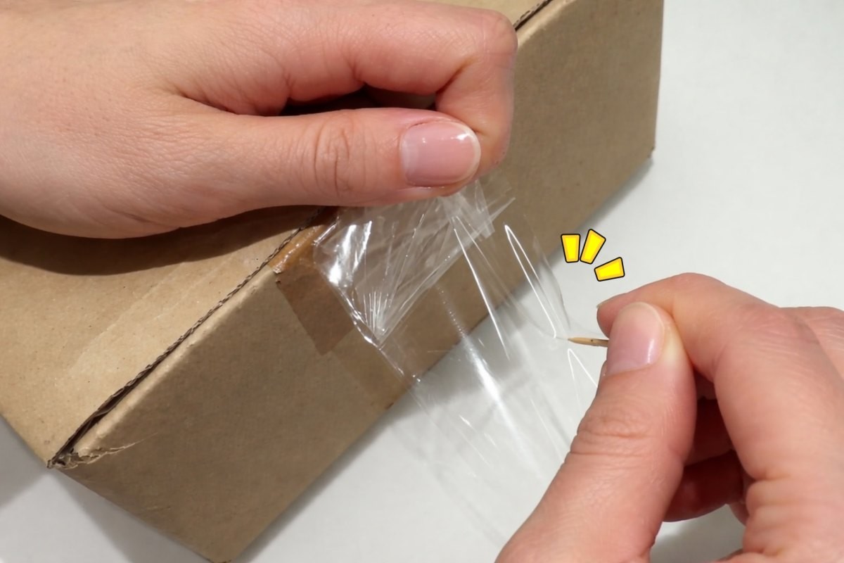 테이프 끊을 때도 유요한 이쑤시개 1개. 기사 내용 토대로 AI툴 활용해 제작한 자료사진.