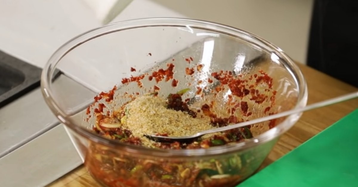 만능 겉절이 양념 만들기. / 유튜브 '백종원 PAIK JONG WON'