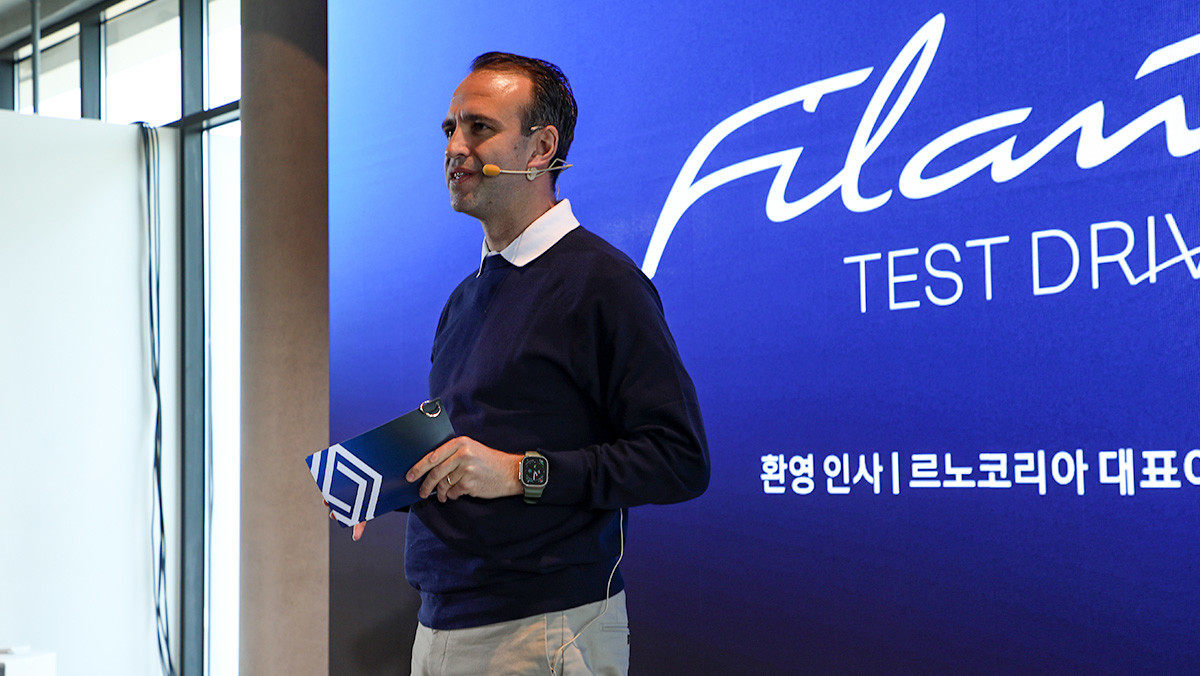 환영사를 발표하는 니콜라 파리 르노코리아 대표. / 권혁재 PD