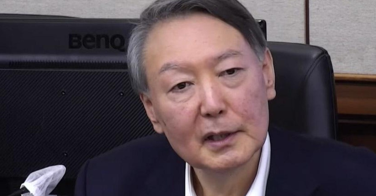 윤석열 전 대통령이 지난 4일 오후 서울 서초구 서울고등법원에서 열린 특수공무집행방해 등 혐의 2심 공판에 출석해 발언을 하고 있다. / 중앙지방법원, 뉴스1