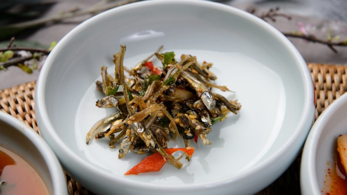 멸치볶음 사진 / photohwan-shutterstock.com