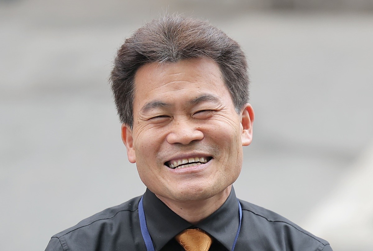 한국사 강사 출신 보수 유튜버 전한길 씨 자료 사진. 전한길 씨가 이른바 '윤 어게인 신당' 창당을 고심 중인 것으로 전해졌다. 전 씨는 지난 5일 자신이 운영하는 온라인 카페와 유튜브 방송 등을 통해 이런 구상을 공개적으로 밝혔다. 당시 한 회원이 황교안 전 국무총리의 '자유와혁신' 지지를 부탁하자 전한길 씨는 '현재 국민의힘 지지, 자유와혁신 지지, 소수 보수 정당 지지, 그리고 신당 창당 등 네 가지 선택지를 두고 깊이 고민하고 있다'라고 답했다. / 연합뉴스