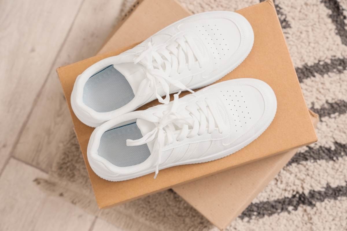 신발박스 / Pixel-Shot-shutterstock.com