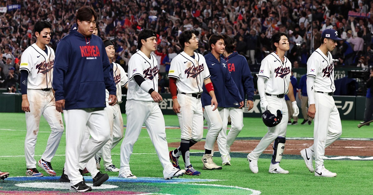 8일 일본 도쿄돔에서 열린 2026 월드베이스볼클래식 조별리그 C조 대한민국과 일본의 경기. 연장 접전 끝에 대만에 5대 4로 패배한 한국 선수들이 아쉬워하고 있다. / 뉴스1
