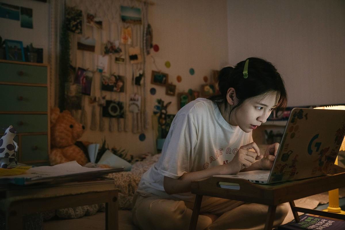 공개 직후 동시기 개봉작 1위 / ㈜미디어캔, ㈜영화특별시SMC