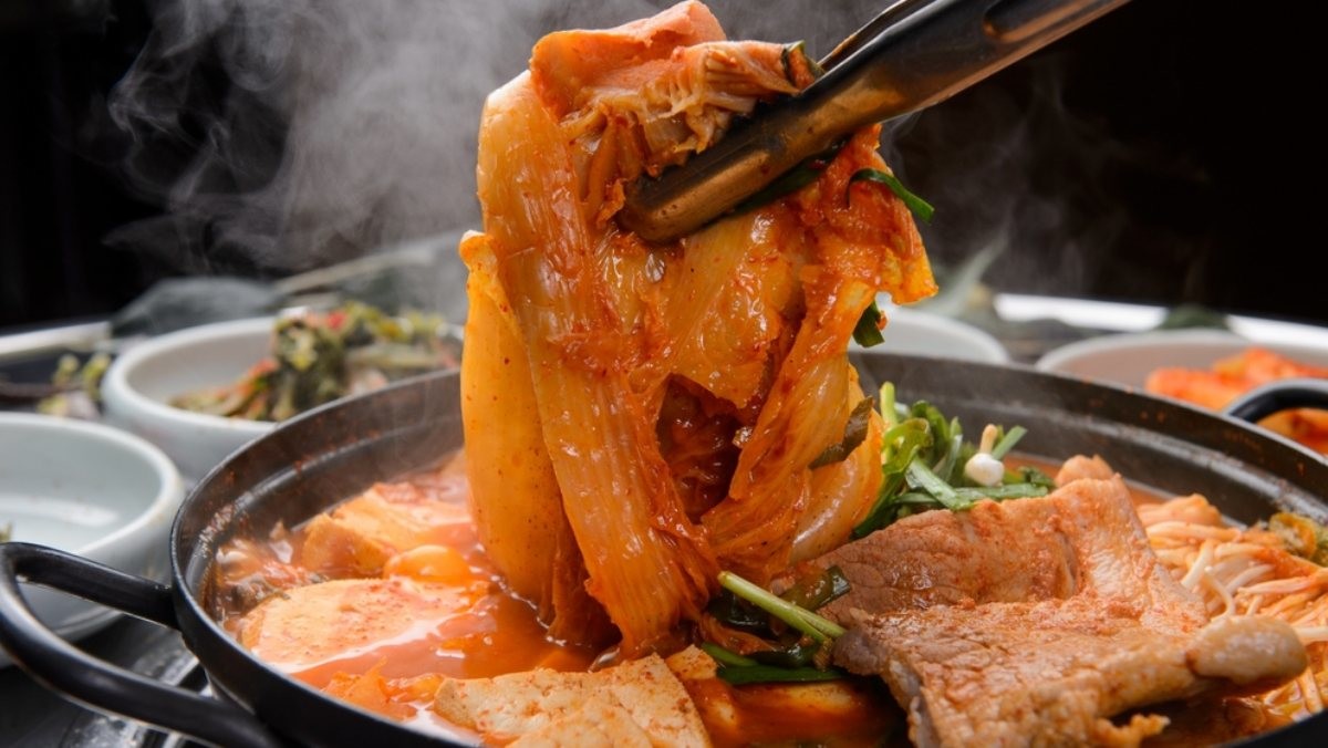 김치찌개 사진 / photohwan-shutterstock.com