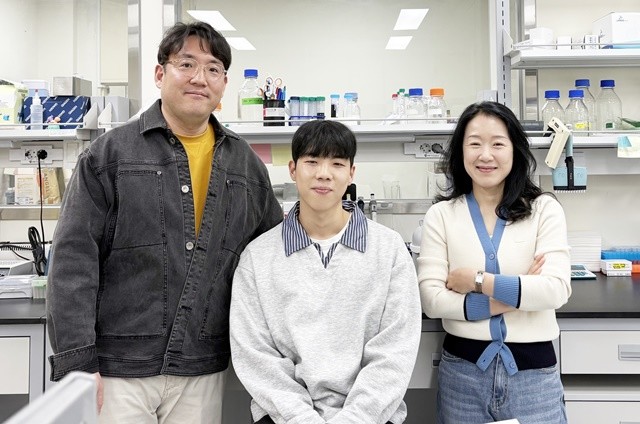 김동일, 이준형, 박민정(왼쪽부터)