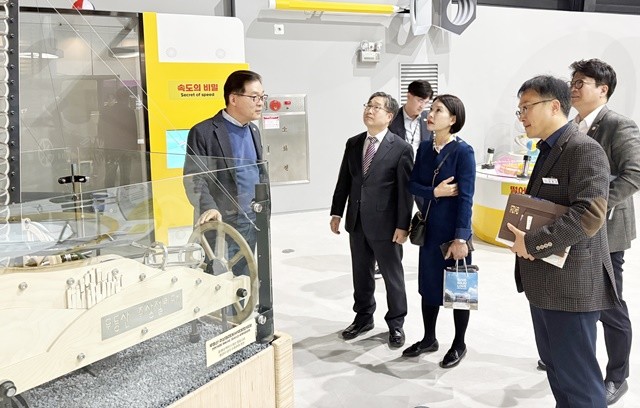 나주시 관계자들이 국립광주과학관을 방문해 전시 콘텐츠 구성과 교육 프로그램 등을 벤치마킹했다