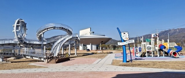 나라올라우주랜드