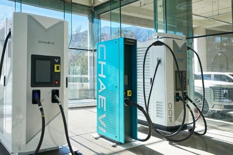 R&D 센터 내부 / 채비 제공