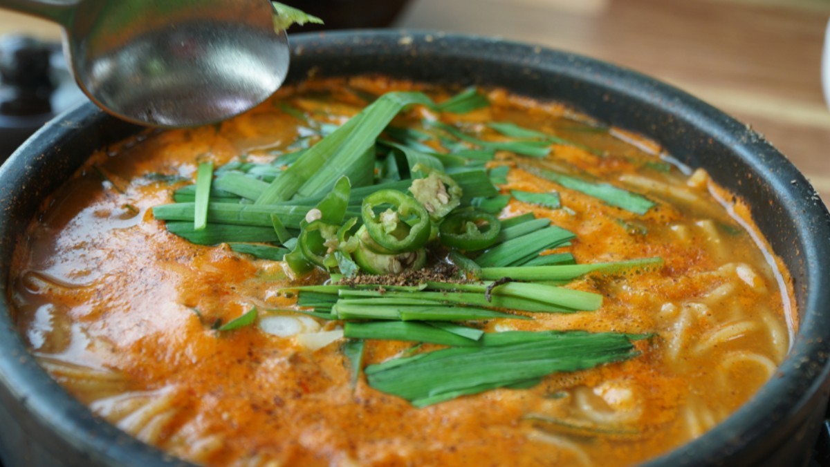 생선국수 자료사진 / JW Company-shutterstock.com