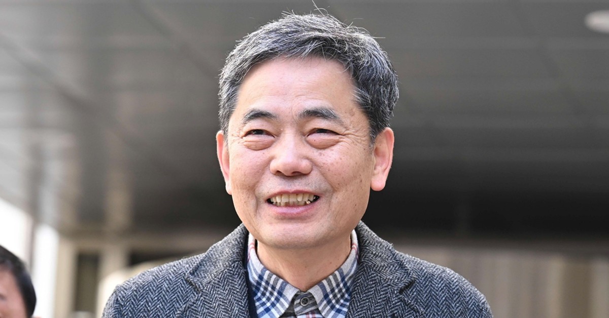 곽상도 전 국민의힘 의원이 6일 서울 서초구 서울중앙지방법원에서 열린 범죄수익은닉규제법 위반 혐의 1심 선고 공판 후 법원을 나서며 취재진의 질문에 답하고 있다. / 공동취재단, 뉴스1