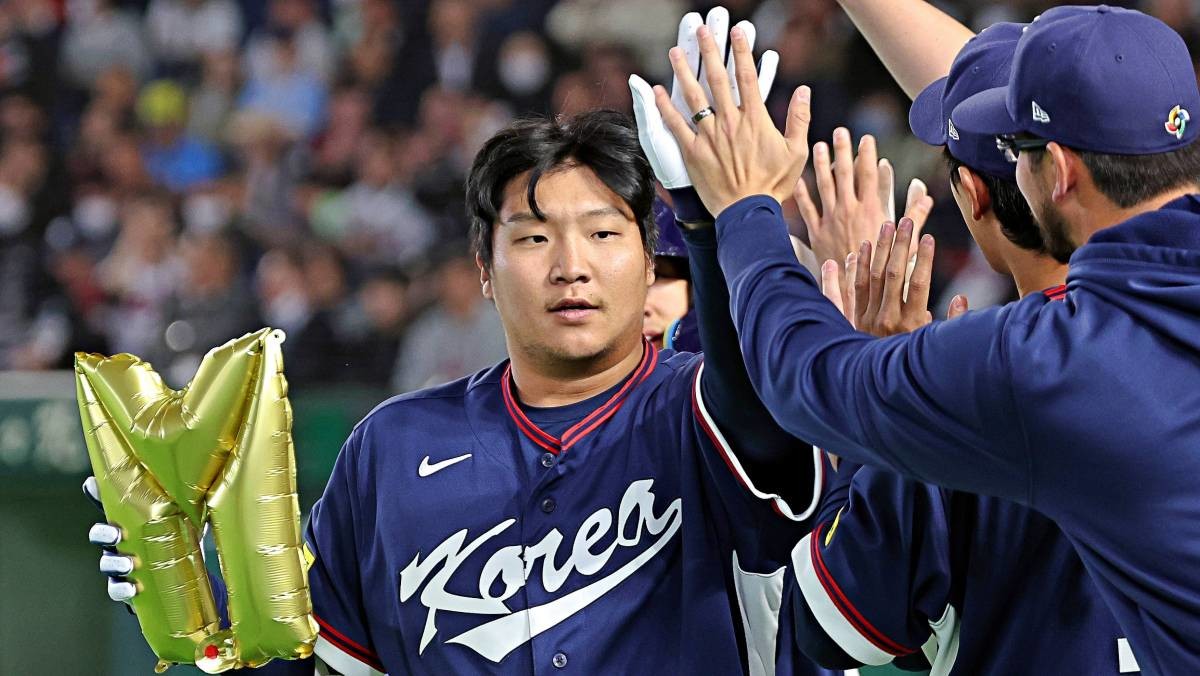 호주 상대로 선제 투런포 '쾅' 날린 문보경. / 뉴스1