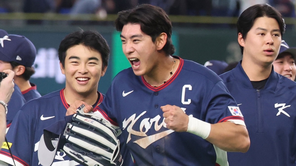 지난 9일 일본 도쿄돔에서 열린 2026 월드베이스볼클래식(WBC) C조 조별리그 최종전 대한민국과 호주의 경기에서 8강 진출을 확정한 한국 이정후가 기뻐하고 있다. / 연합뉴스