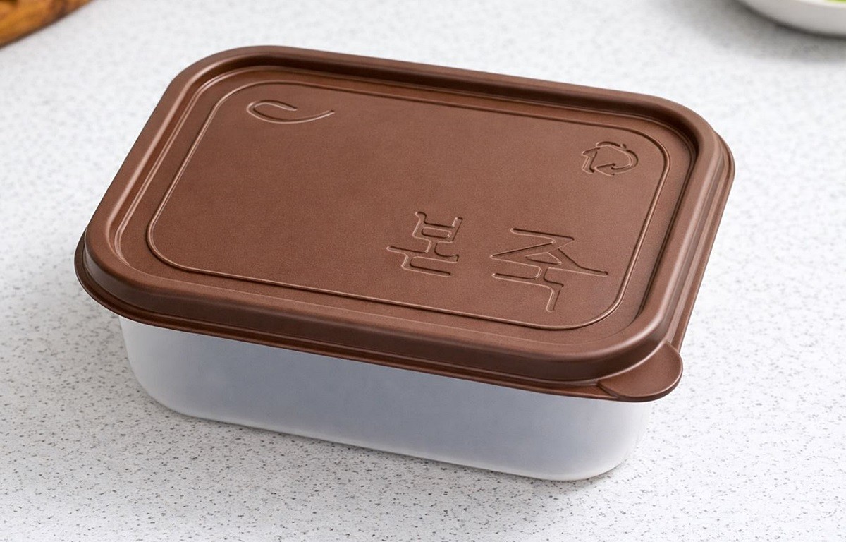 본죽 플라스틱 용기 모습. 기사 이해를 돕기 위해 AI를 활용해 제작한 자료 사진입니다. 실제 모습과 다소 차이가 있을 수 있습니다.