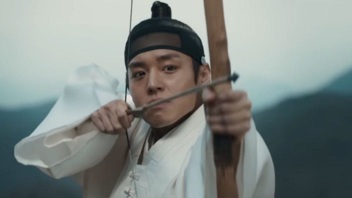 영화 '왕과 사는 남자' 공식 예고편 장면 중 일부. / 유튜브 '쇼박스 SHOWBOX'