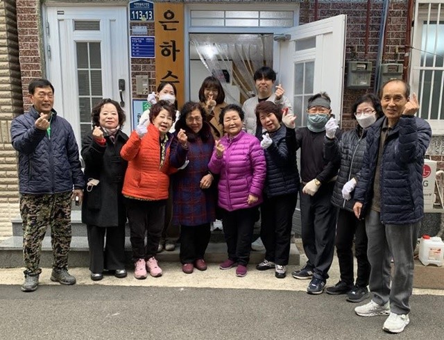 해운대구도시재생지원센터는 반송1동 도시재생사업의 일환으로 노후 주택과 경로당의 주거환경 개선 사업을 진행했다고 밝혔다. / 사진제공=해운대구