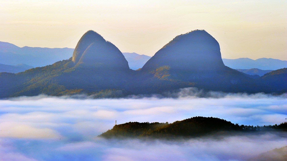 진안 마이산 / Yeongsik Im-Shutterstock.com