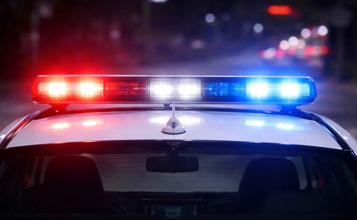 기사 이해를 돕기 위해 AI를 활용해 제작한 자료 사진. 실제 모습과 다소 차이가 있을 수 있다.     경기도 안산에서 모르는 사람들을 상대로 무차별 폭행을 가하고 흉기로 위협한 40대가 경찰에 붙잡혔다. 경기 안산단원경찰서는 특수협박 및 폭행 등 혐의로 40대 A 씨를 현행범 체포했다고 12일 밝혔다.