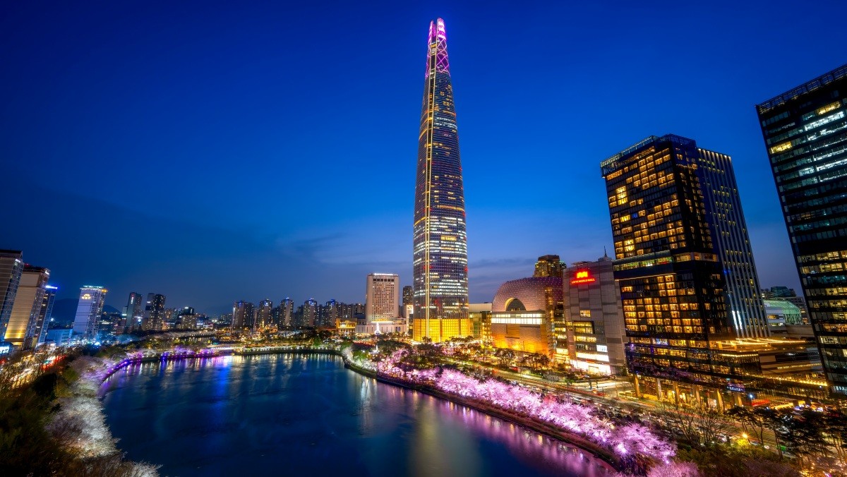 롯데타워. / Ozone foto-shutterstock.com