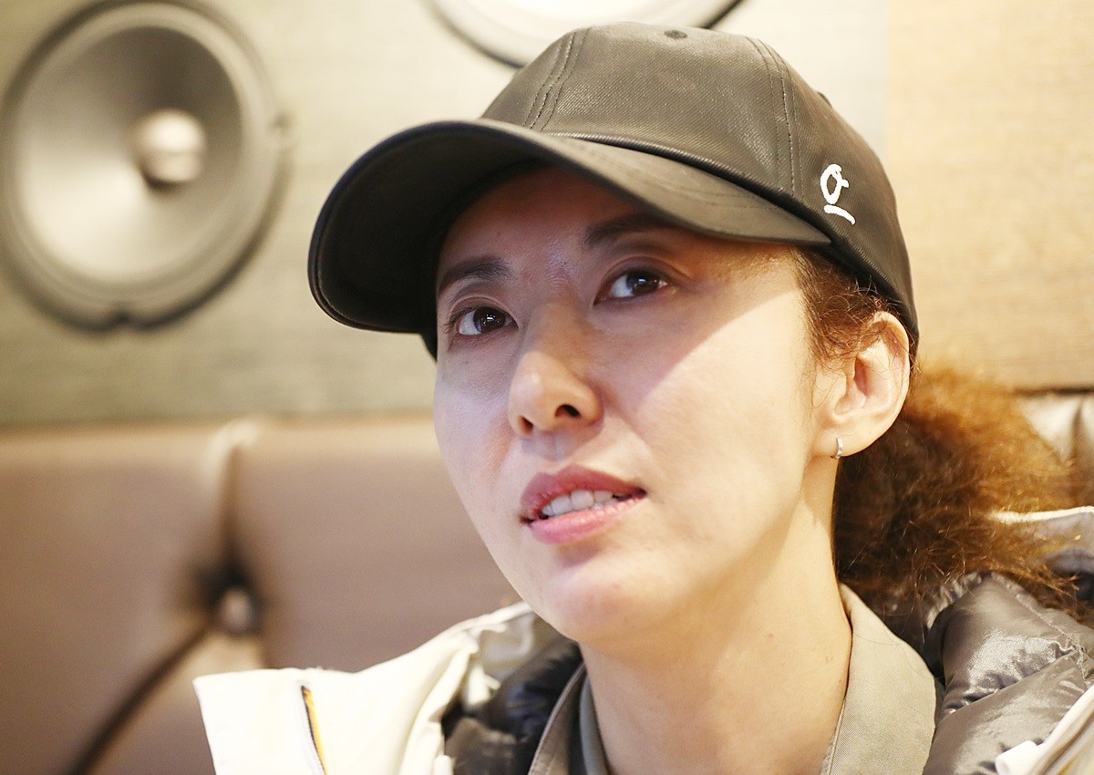 가수 김완선 자료 사진. 김완선이 검찰에 송치됐다. 경기 용인동부경찰서는 대중문화예술산업발전법 위반 혐의로 김완선과 그의 기획사 법인을 검찰에 송치했다고 12일 밝혔다. 이와 관련해 경찰 관계자는 '수사 후 혐의가 인정된다고 판단돼 이달 초 송치한 사건'이라고 설명했다.          / 연합뉴스