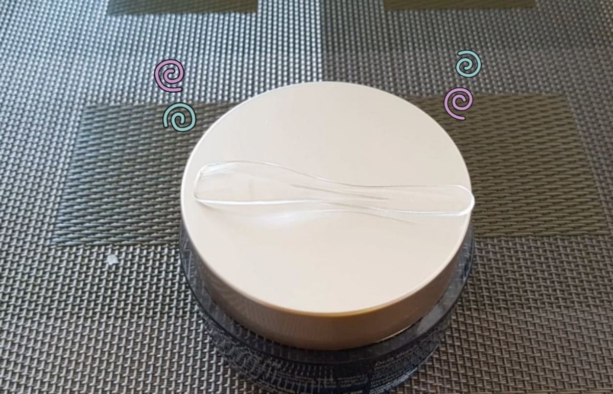 크림통 위에 스파츄라를 그냥 올려두기에는 먼지가 많이 쌓일 거 같은 상황. / 유튜브 '꽃보다푸하'