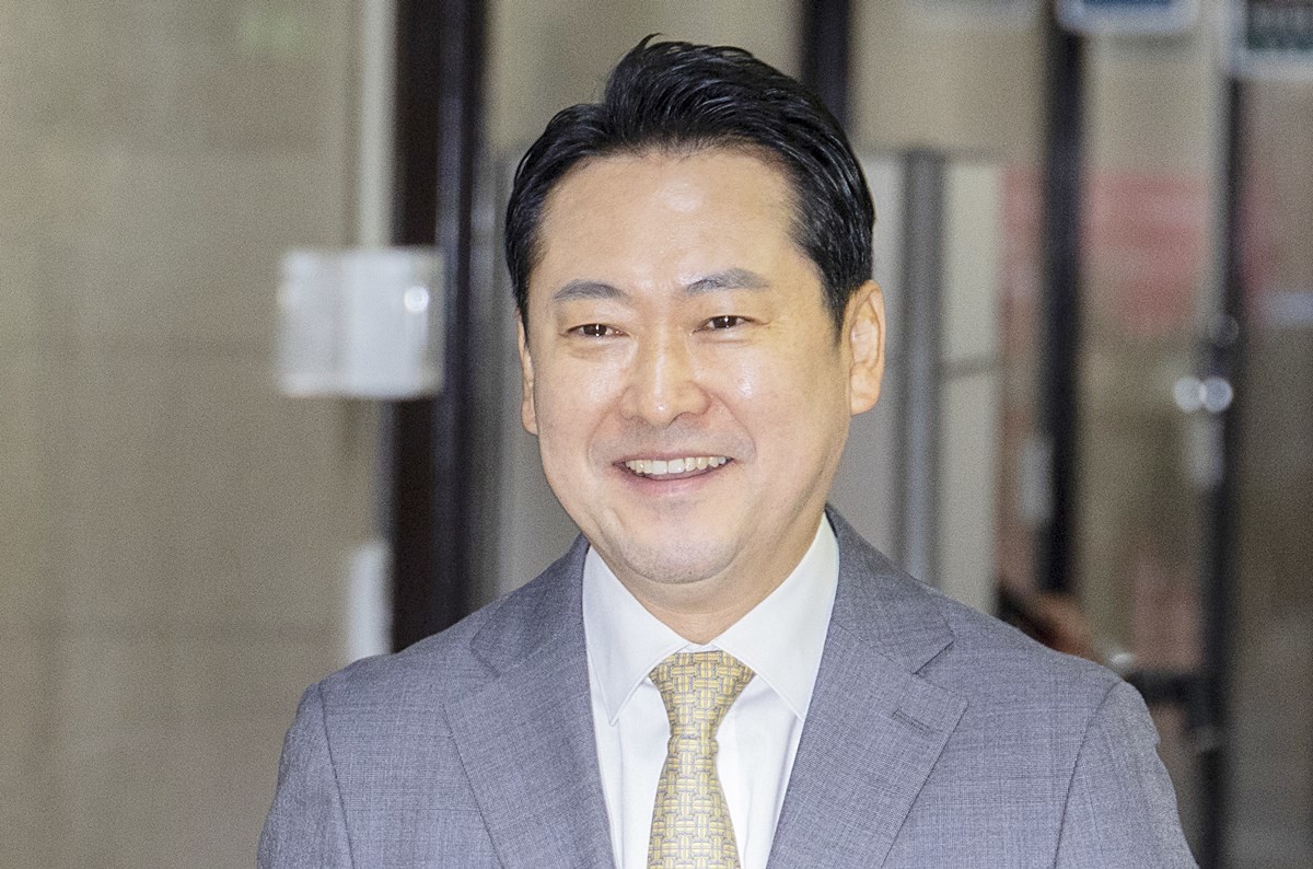 장동혁 국민의힘 대표 자료 사진. 국민의힘이 정기적으로 당비를 납부하는 책임당원 수가 100만 명을 돌파했다고 13일 공식 발표했다. 정희용 국민의힘 사무총장은 13일 국회에서 열린 원내대책회의에서 '지난해 전당대회 이후 책임당원이 꾸준한 증가 추세를 보였고 이번 달 11일 기준으로 100만 명을 넘어 102만 9735명으로 집계됐다'라고 말했다. / 연합뉴스