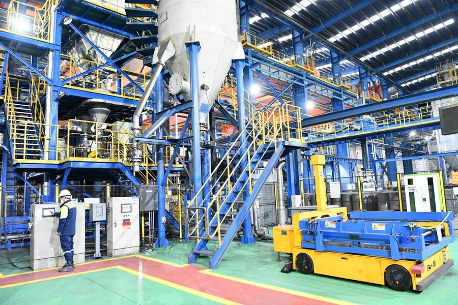 포스코퓨처엠 포항 인조흑연 음극재 공장 생산라인 모습/포스코퓨처엠